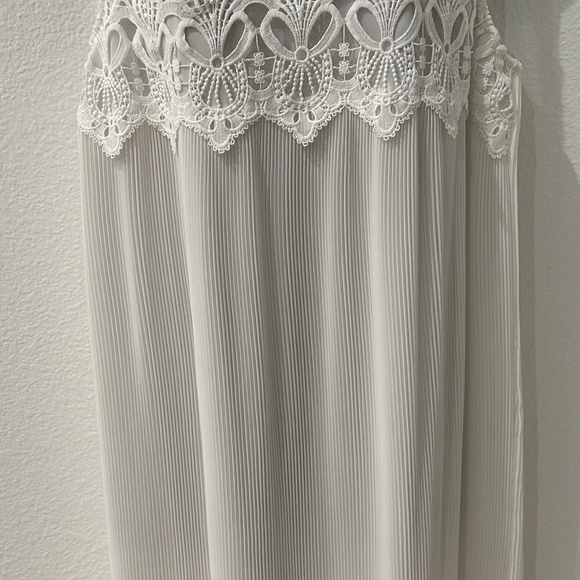 CeCe | Pleated Lace Sleeveless Dress | High Neck | Chiffon | Size 12 | NORDSTROM - Picture 1 of 9